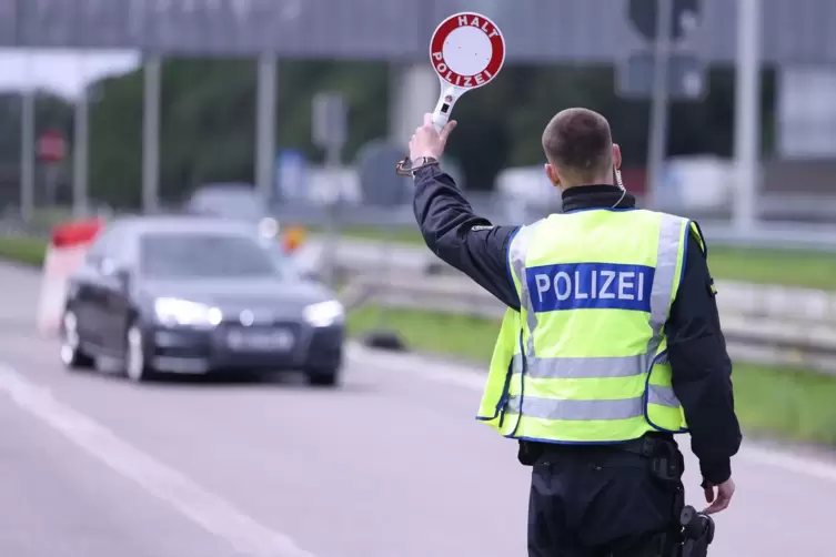 Stationäre Grenzkontrolle.