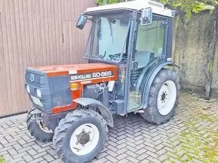 60-86S, 60 PS, Allrad, mit Kabine, 3 Steuergeräte, BJ 12.1996, 1997er Serie, 2626 Betriebsstunden, TÜV neu,  24.900,- € PV