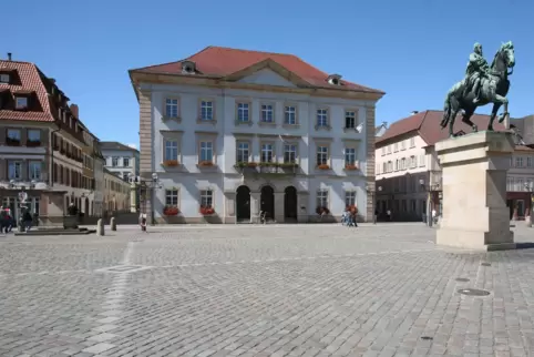 Auch auf dem Rathausplatz wird es Programm geben.