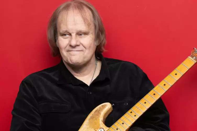 Der deutschstämmige US-Musiker Walter Trout blickt auf ein sehr bewegtes Leben zurück. Nach einer Organtransplantation ist er kr