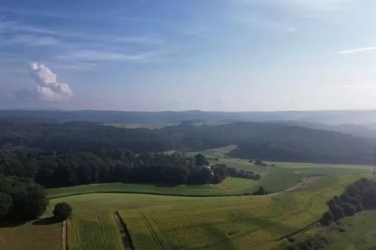 In der beschlossenen Teiländerung des Flächennutzungsplans werden mögliche Standorte für Freiflächen-Photovoltaikanlagen und Win