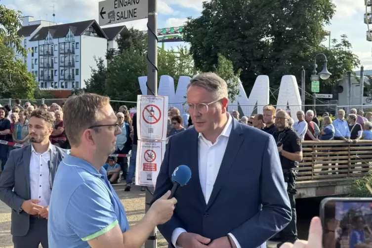 „Die Sorge ist durchaus da“, sagt Alexander Schweitzer mit Blick auf den Anschlag von Solingen. 