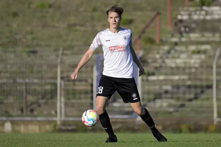 Sah die Rote Karte: Lukas Kebernik vom FC Arminia Ludwigshafen. 