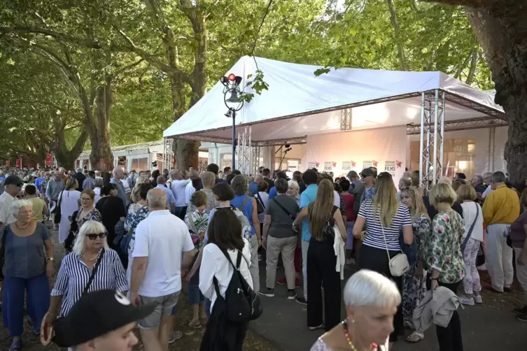 „Volles Haus“ herrschte bei der 20. Festivalausgabe, hier der Andrang bei der Preisverleihung an Liv Lisa Fries („Babylon Berlin