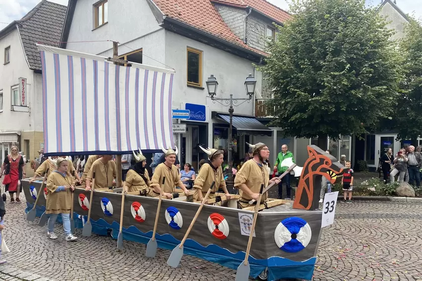 Die Unkenbacher Hackerfreunde waren sogar mit dem Schiff angereist.