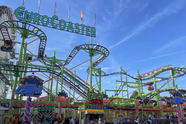 Eher ruckelig, immerhin aber abenteuerlich geht es auf dem Euro-Coaster zu.