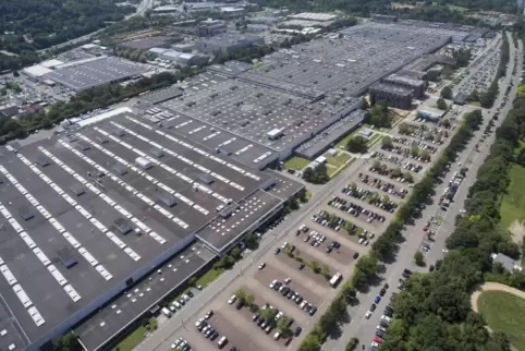 Das Werksgelände der Firma ZF am Südring in Saarbrücken. ZF stellt Getriebe für die Autoindustrie her, möchte den Standort aber 