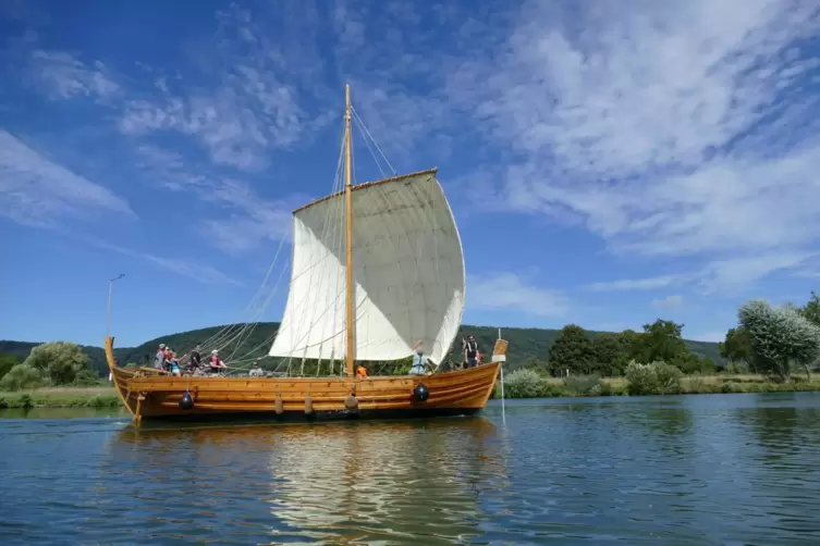 Die Trierer Forscher haben den römischen Segelfrachter «Bissula» originalgetreu nachgebaut.