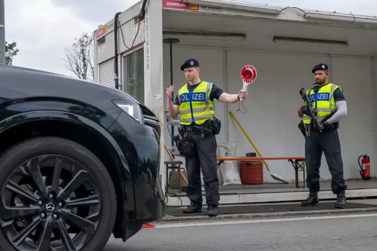 Grenzkontrollen Bundespolizei an A8