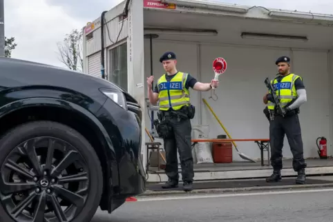 Grenzkontrollen Bundespolizei an A8