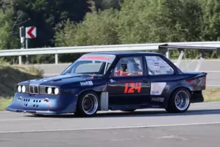 Michael Preis fuhr an seinem Hausberg zum zweifachen Tagessieg im BMW E 30 V 8.