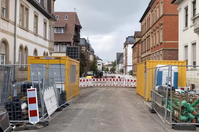 In der Baustelle an der Moltkestraße werden ab Montag die Fernwärmeleitungen verlegt. 