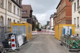 In der Baustelle an der Moltkestraße werden ab Montag die Fernwärmeleitungen verlegt. 