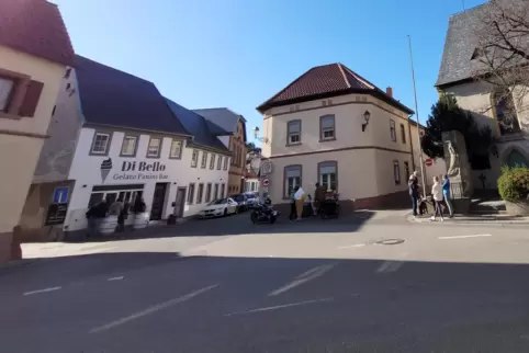 Das Eiscafé Di Bello hat vor zwei Jahren mit fünf Mitarbeitern begonnen, inzwischen sind es mehr als 15.