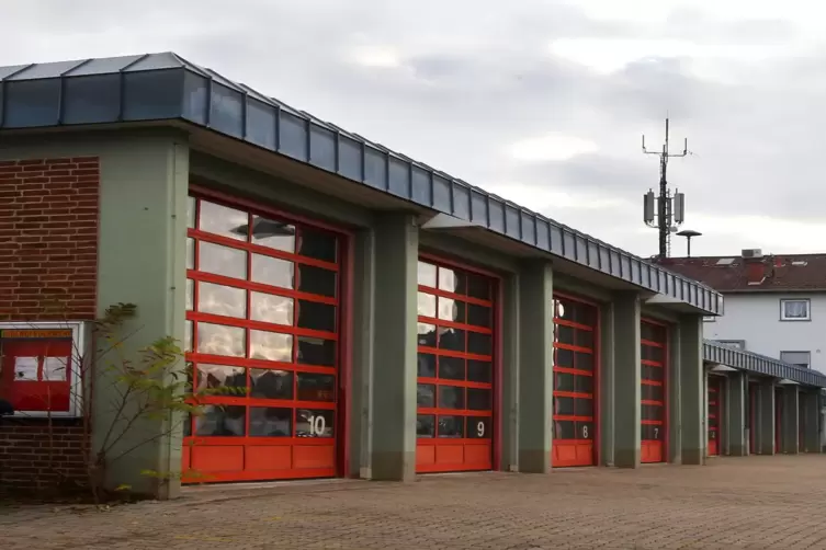 Das Feuerwehrgerätehaus am Amselweg reicht nicht mehr aus, über einen Neubau wird nachgedacht. 