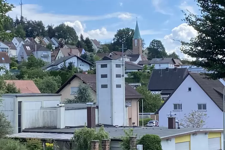 Die Schopper Gemeindespitze steht.