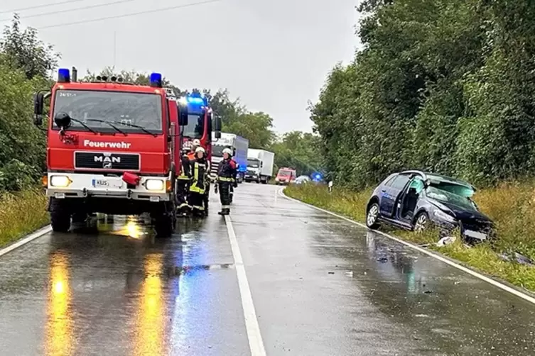 Die B420 war während der Unfallaufnahme drei Stunden lang gesperrt.