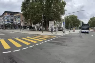 Ein Teilstück der Burgstraße ist erneuert worden. Die Zufahrt zum Altenhof ist wieder frei.