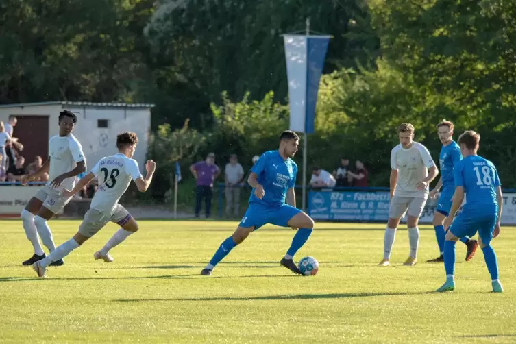 Zuletzt für Jahn Zeiskam aktiv: Sanel Catovic (am Ball).