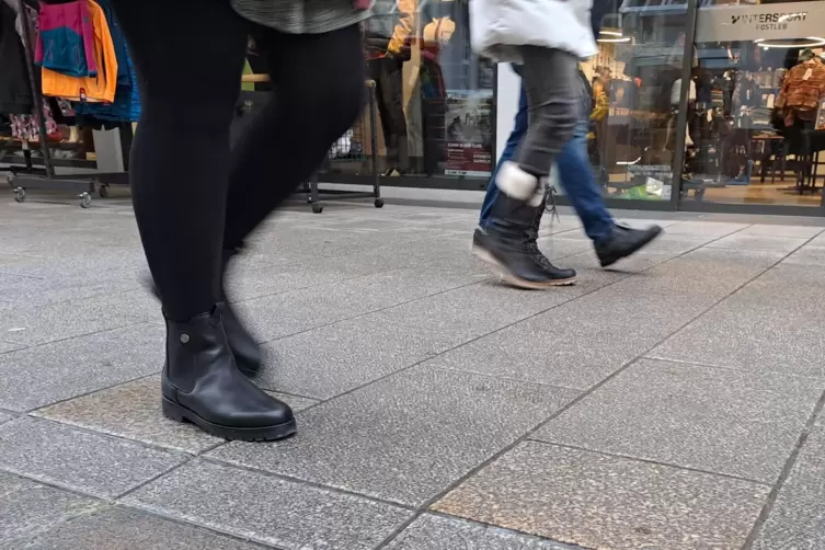 Messgeräte erfassen alle Passanten in zwei Straßen der Fußgängerzone. 