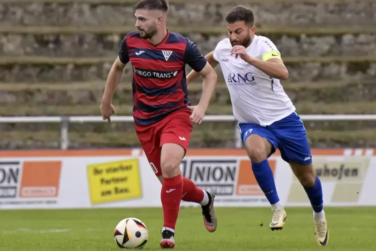 Weisenheims Kai Gutermann (links) spielte einst beim SV Ruchheim.