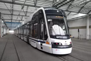 Stattliche Ausmaße: Die neuen Bahnen sind 30, 40 oder sogar 60 Meter lang und haben einen durchgängigen Innenraum.