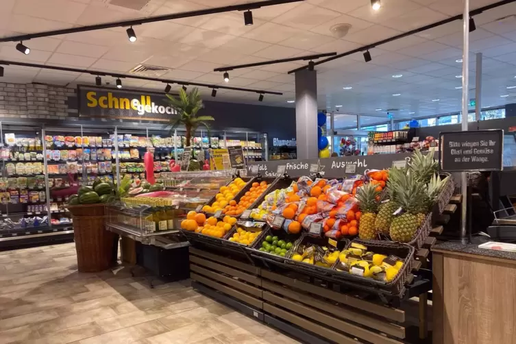 Der Edeka-Markt Scholz in Flomersheim hat sein Sortimernt nach der Sanierung sogar erweitert.