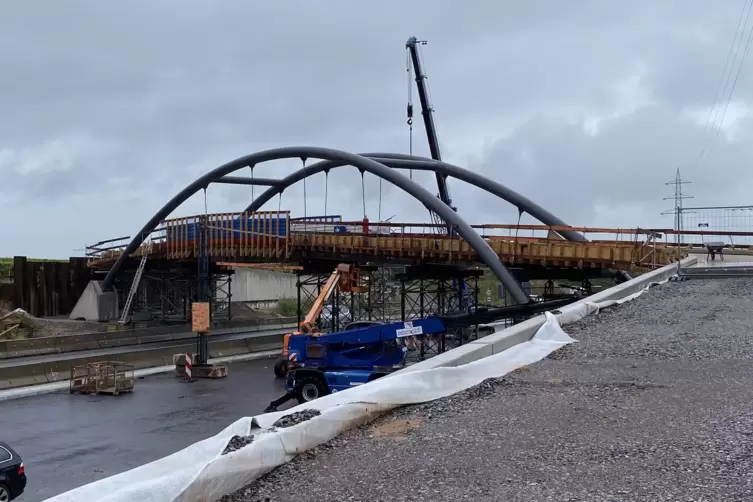 Die neue Brücke ist Teil eines künftigen Radschnellwegs nach Neustadt. 