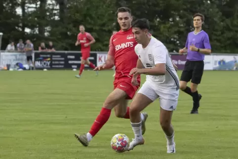 Samuele Gualtieri (rechts) und seine Kollegen vom SV Kirchheimbolanden wollen ihrem ersten Sieg gleich den nächsten folgen lasse