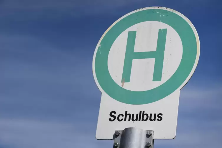 Unfall mit Schulbus