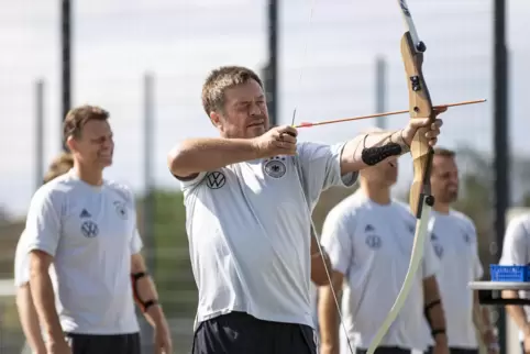 Hat den Bogen raus: Gunther Metz bei einer Trainertagung am DFB-Campus. Der 57-Jährige hat einigen aktuellen FCK-Spielern den We