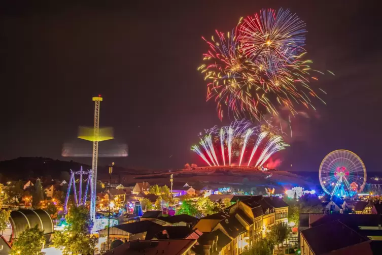 Auch nach dem Wurstmarkt-Feuerwerk am Montag fährt noch ein Sonderzug. 