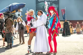 Bei einem Cosplay Contest werden Kostüme prämiert.