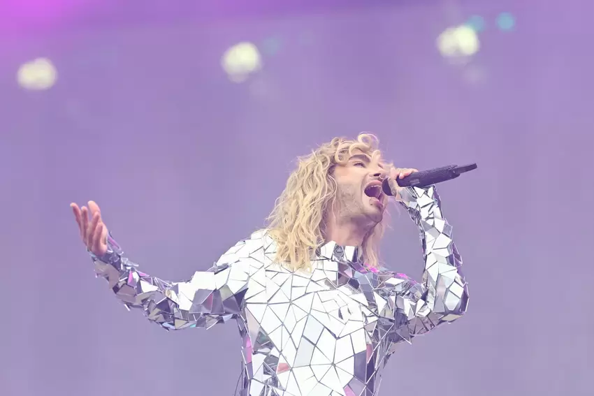 Bill Kaulitz stand mit Tokio Hotel am Freitag schon am frühen Nachmittag beim Glücksgefühle-Festival auf dem Hockenheimring auf