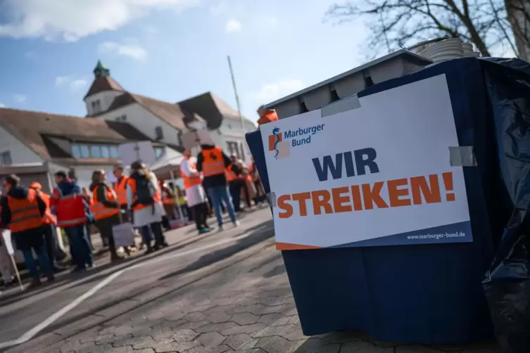 Patienten sollten sich auf Einschränkungen gefasst machen, wenn die Ärzte am Montag streiken. 