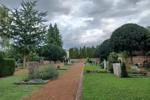 Hier soll künftig auch eine „Abräumgebühr“ fällig werden: Friedhof in Obersülzen. 