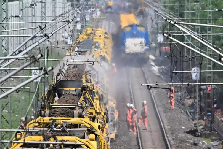 Die Deutsche Bahn versucht derzeit, jahrelang im Schienennetz Versäumtes nachzuholen. Schwerpunkt ist im Moment vor allem die Ri