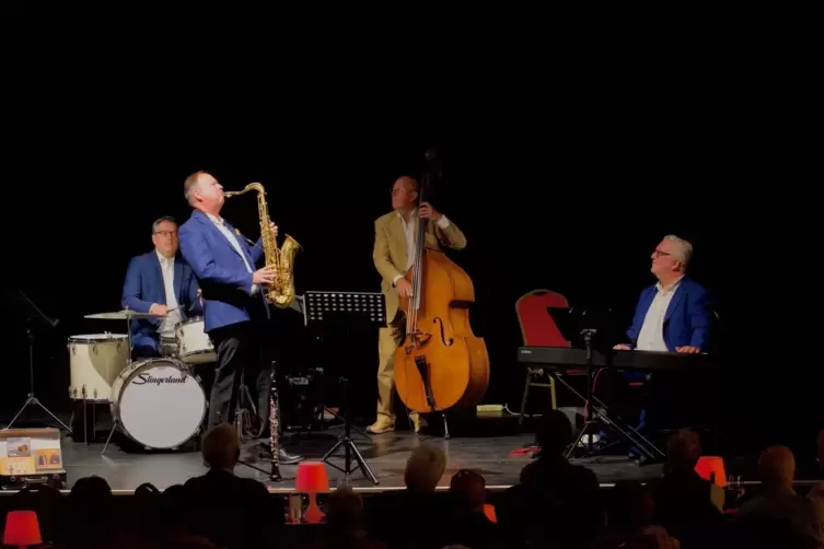 Von links Bernard Flegar (dr), Bernhard Ullrich (sax), Karsten Gnettner (b), Thilo Wagner (p) 