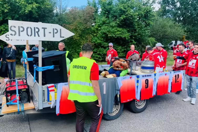 Die Fußballer warben um neue Spieler.