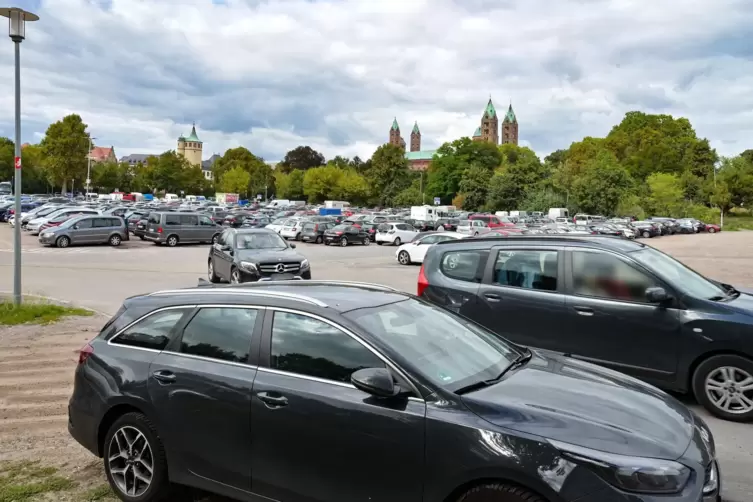 Parkplatz Festplatz: Die Gratis-Aktion war nicht allen Speyer-Besuchern bekannt. 