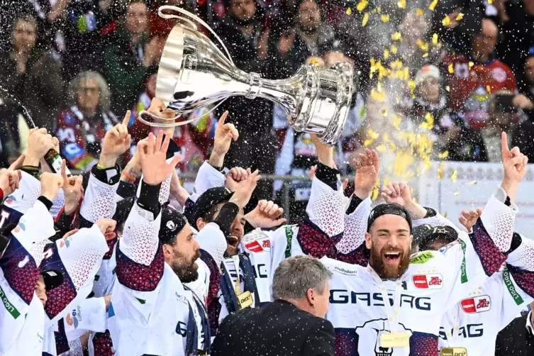 Titelverteidiger Eisbären Berlin