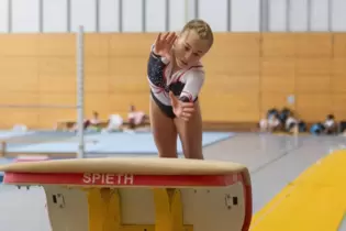 Gleich kommt eine Radwende mit halbem Überschlag: Louisa Klein hat für den Sprung mit der Schwierigkeitsstufe P9 lange trainiert