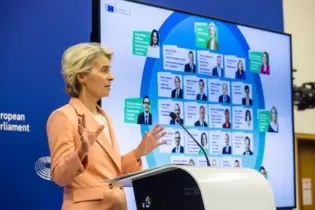 Ursula von der Leyen stellt ihre neue Kommission vor.