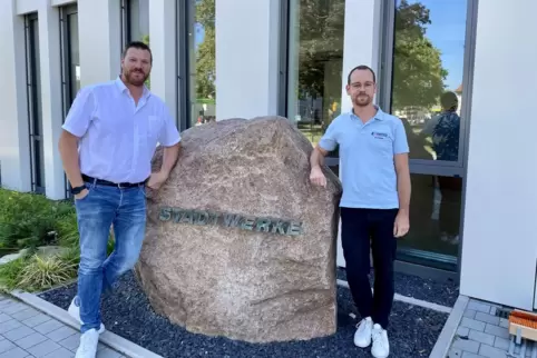 Verantworten seit rund zwei Jahren die Ausbildung bei den Stadtwerken: Andreas Reiß (links) und Patrick Försch.