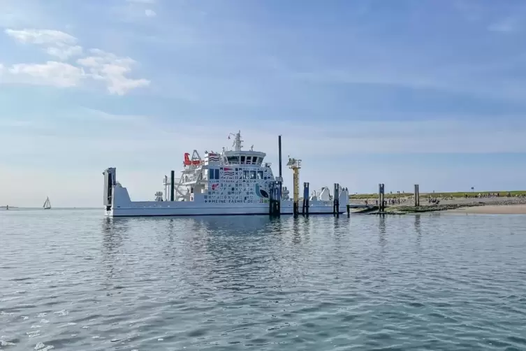 Eine Fähre vor Norderney