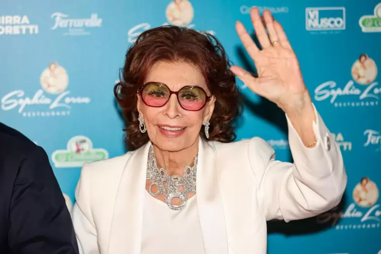 Sophia Loren 63 Jahre später während einer Veranstaltung in einem ihrer Restaurants.