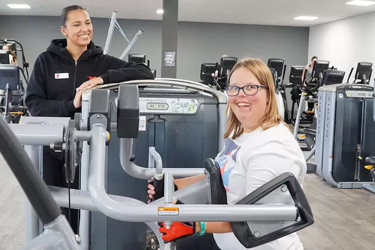 Dreimal pro Woche trainiert Sarah Jung (rechts) zusammen mit Trainerin Ayleen Lambright. Vom Down-Syndrom lässt sich die 32-Jähr