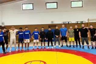 Ein Teil der Ringermannschaft des AC Thaleischweiler um Trainer Andreas Kiefer (Dritter von rechts).