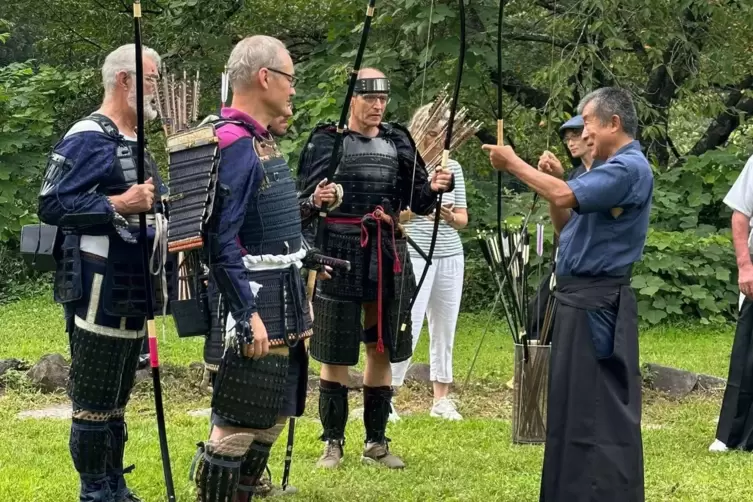 Samurai: Das Bogenschießen war eine der ältesten Kampfkünste der Samurai. Der Bogen galt als die Verkörperung von Disziplin und 