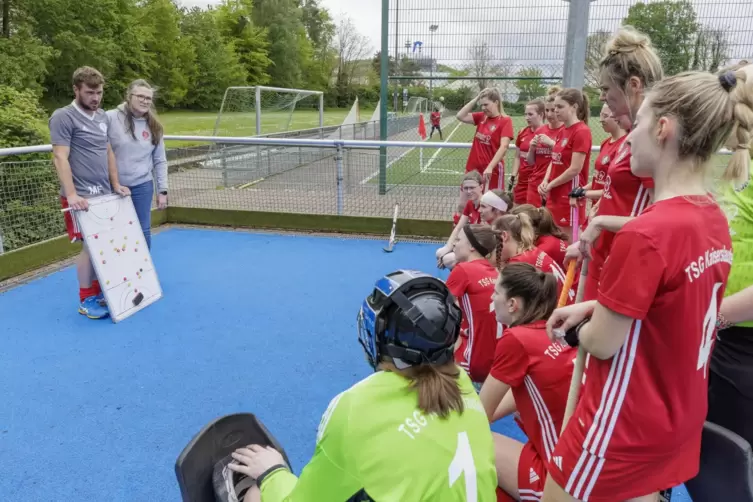 Die Hockey-Damen der TSG haben am Sonntag ihr erstes Heimspiel